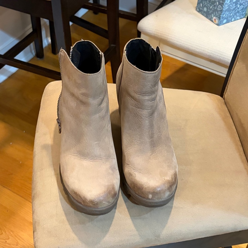 Weatherproof boots